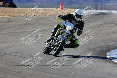 media/Jan-09-2022-SoCal Trackdays (Sun) [[2b1fec8404]]/Turns 9 and 8 (920am)/